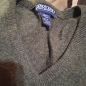 Lands' End Men's Olive Green V-Neck Sweater